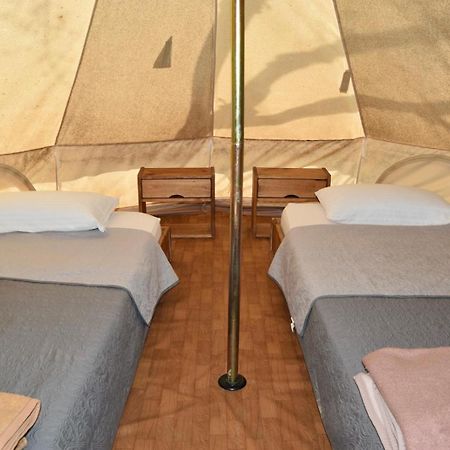Camping Oliana Ngoại thất bức ảnh