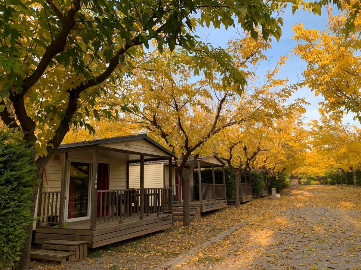 Camping Oliana Ngoại thất bức ảnh