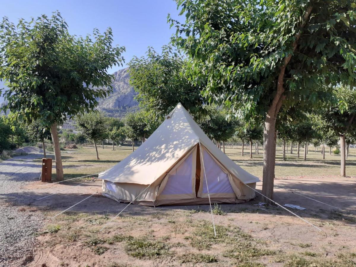 Camping Oliana Ngoại thất bức ảnh