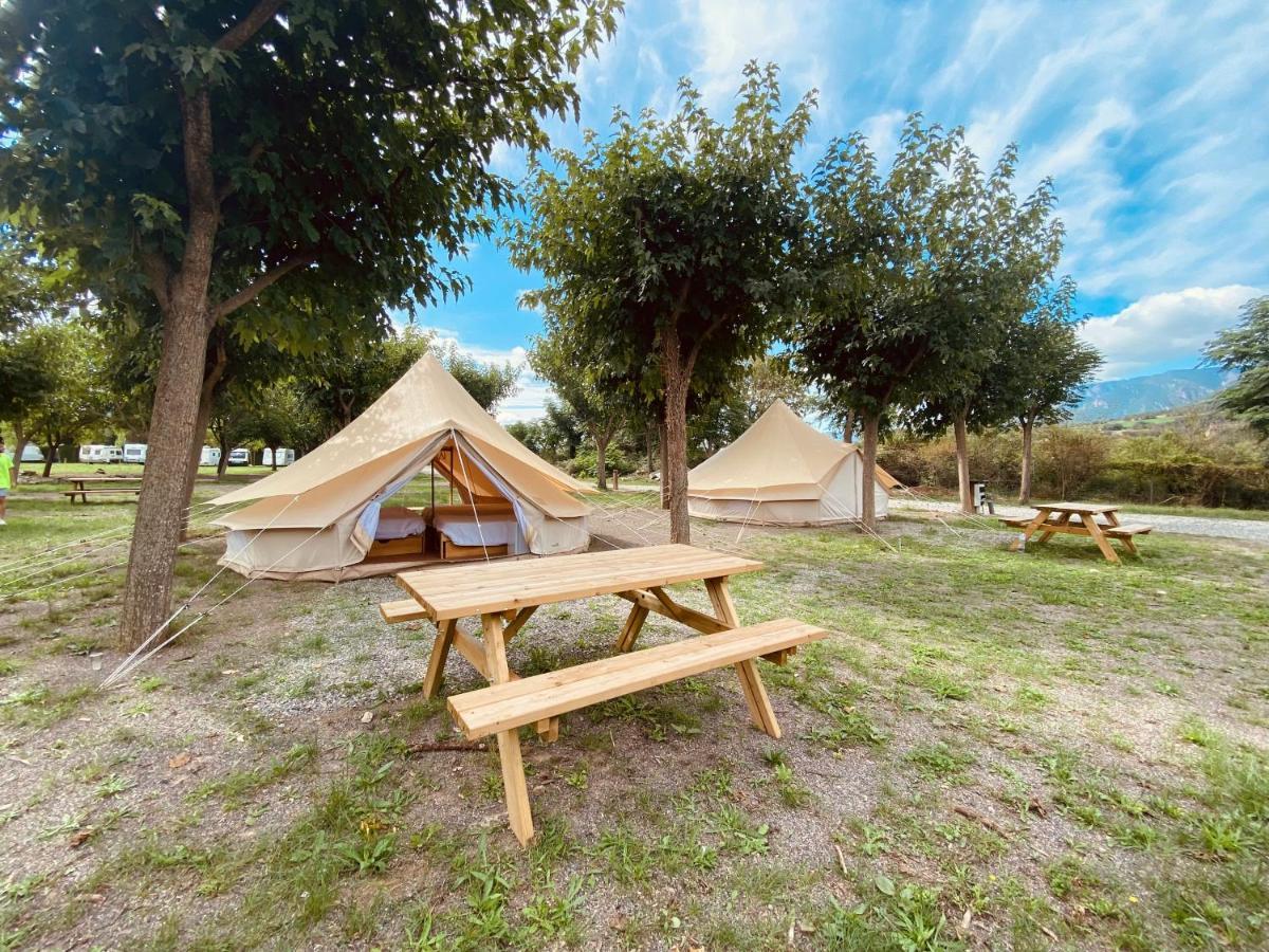 Camping Oliana Ngoại thất bức ảnh