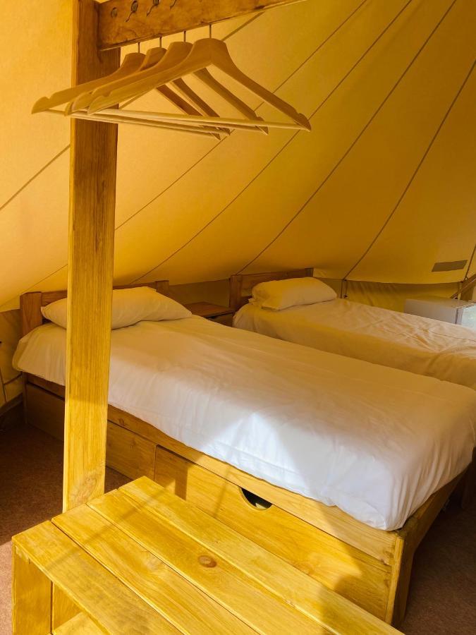 Camping Oliana Ngoại thất bức ảnh