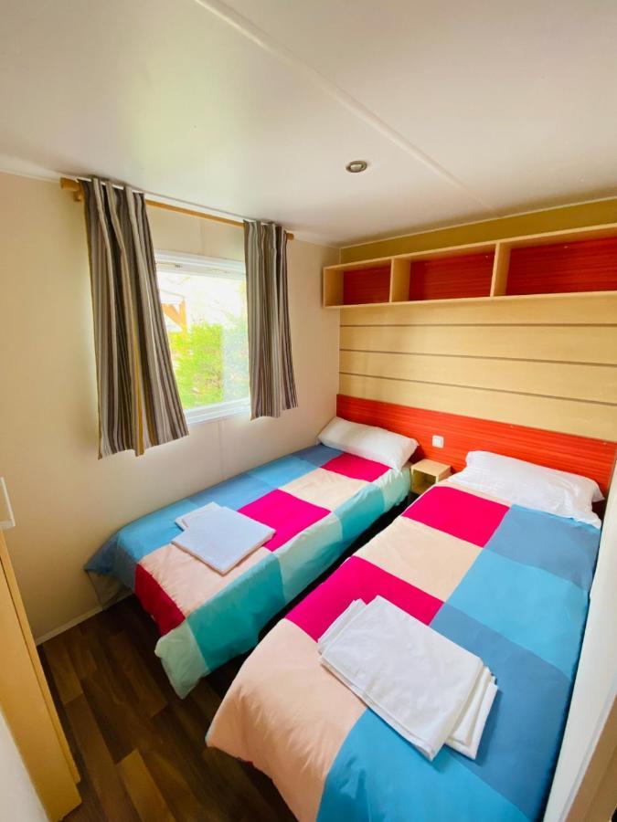 Camping Oliana Ngoại thất bức ảnh