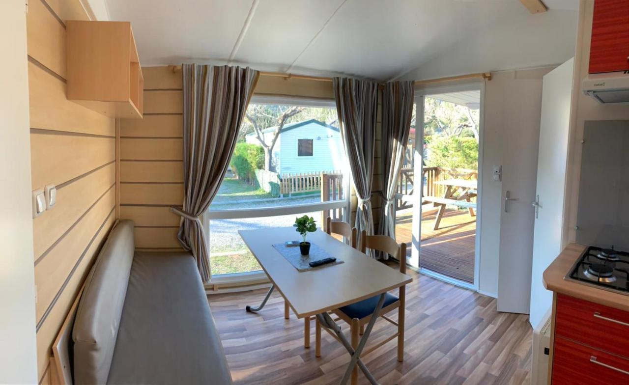 Camping Oliana Ngoại thất bức ảnh