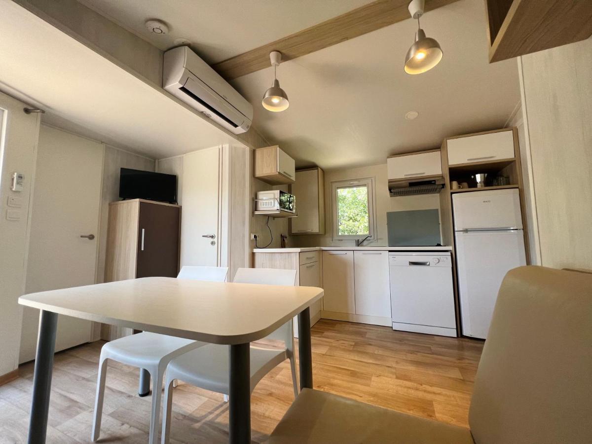 Camping Oliana Ngoại thất bức ảnh
