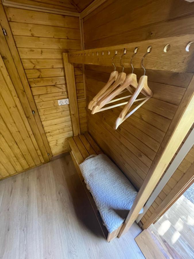 Camping Oliana Ngoại thất bức ảnh