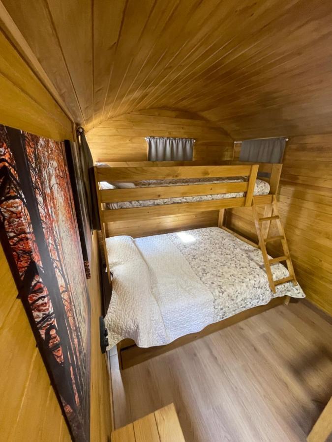 Camping Oliana Ngoại thất bức ảnh