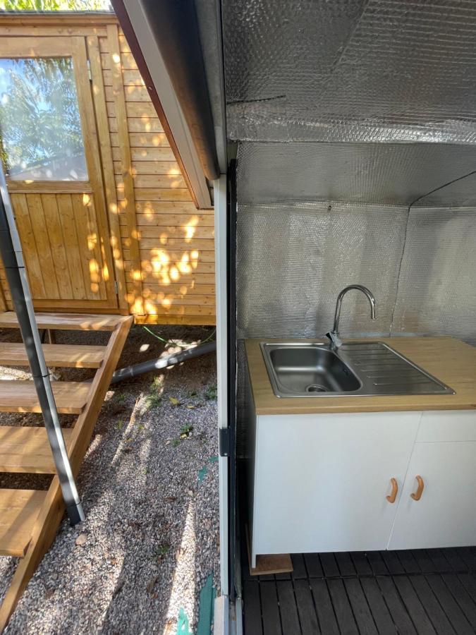 Camping Oliana Ngoại thất bức ảnh