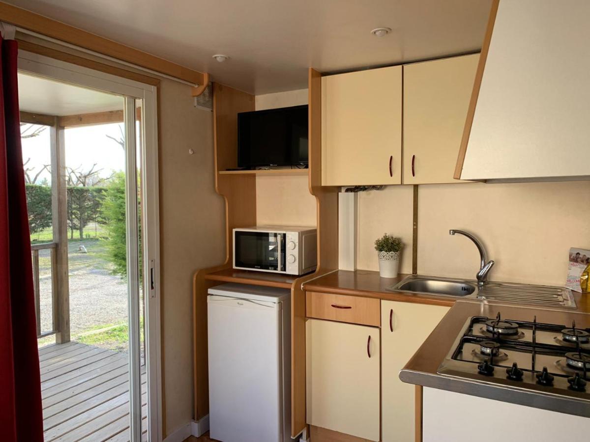 Camping Oliana Ngoại thất bức ảnh