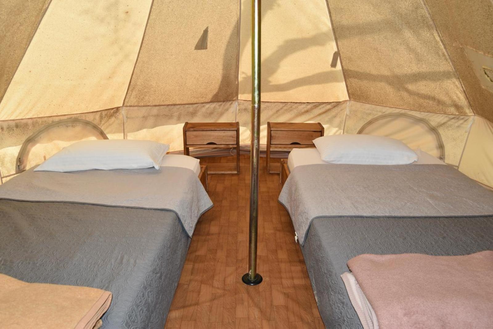 Camping Oliana Ngoại thất bức ảnh