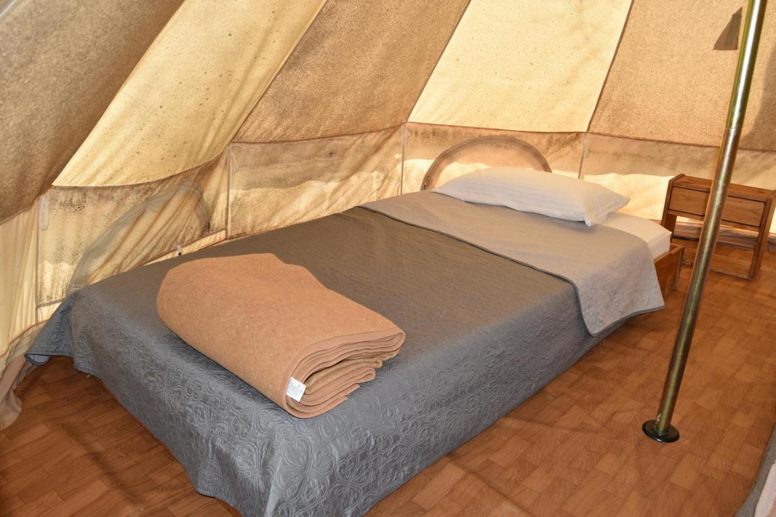Camping Oliana Ngoại thất bức ảnh