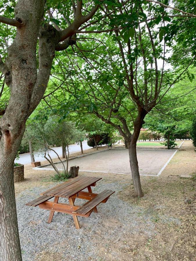Camping Oliana Ngoại thất bức ảnh