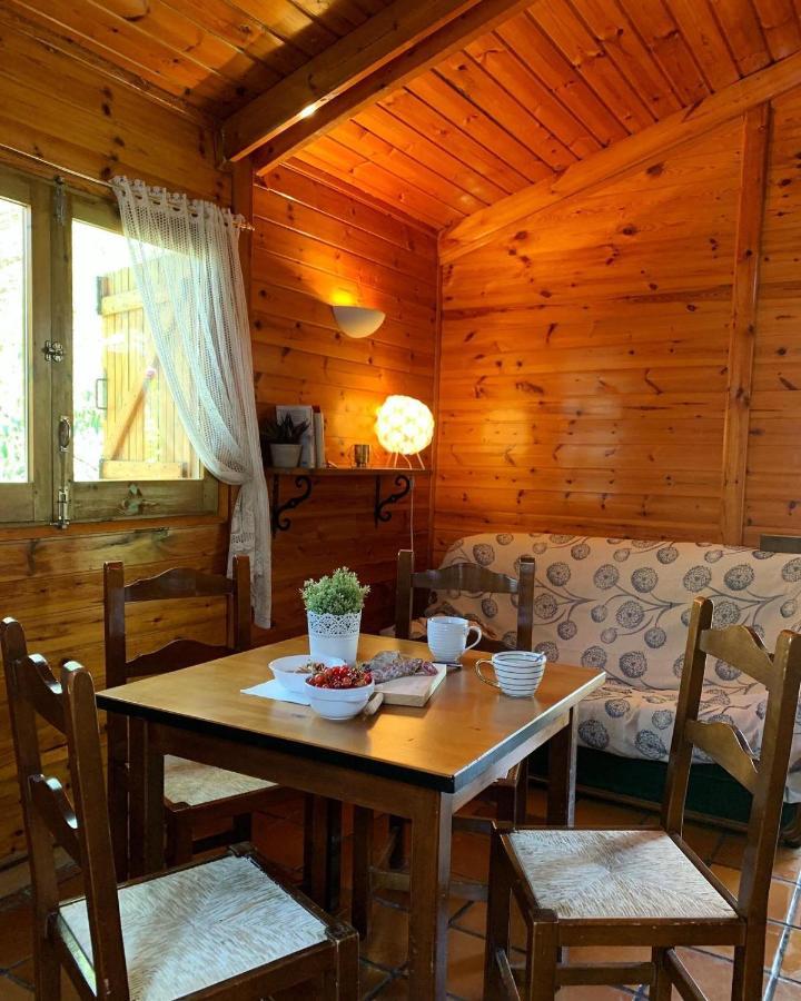 Camping Oliana Ngoại thất bức ảnh